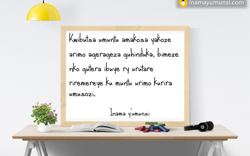 Kwibutsa umuntu amakosa yakoze arimo agerageza guhinduka, bimeze nko gutera ibuye ry’urutare riremereye ku muntu